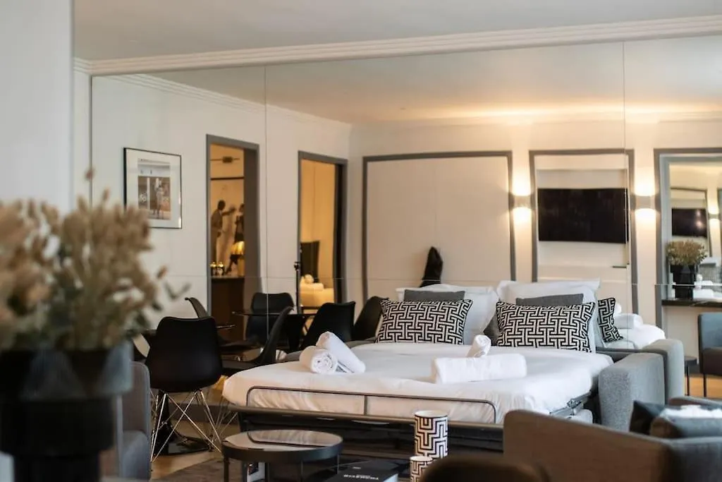 Appartamento Appartement De Luxe Avenue Montaigne Parigi