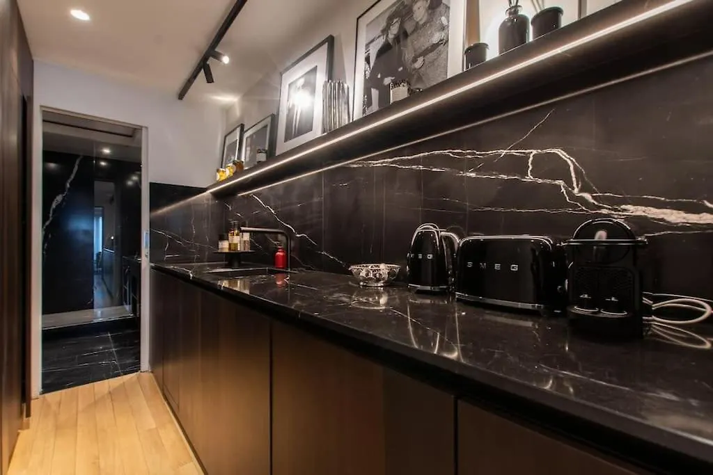 Appartement De Luxe Avenue Montaigne Parigi 0*,