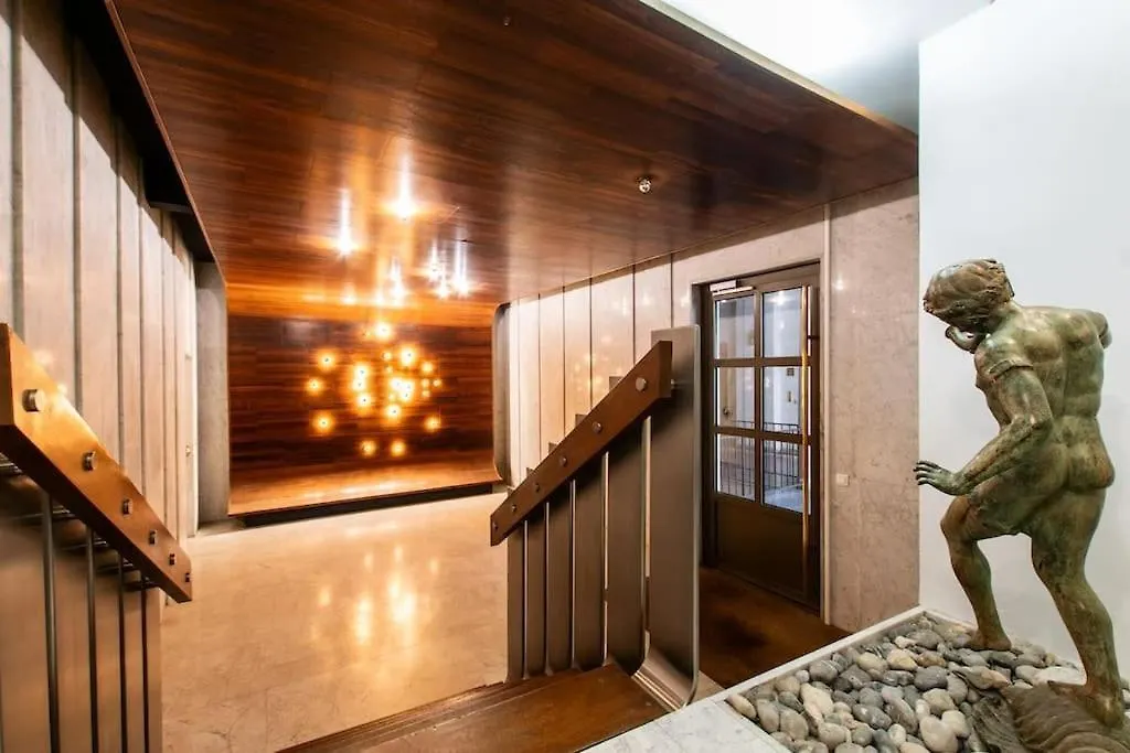Appartement De Luxe Avenue Montaigne Parigi 0*,