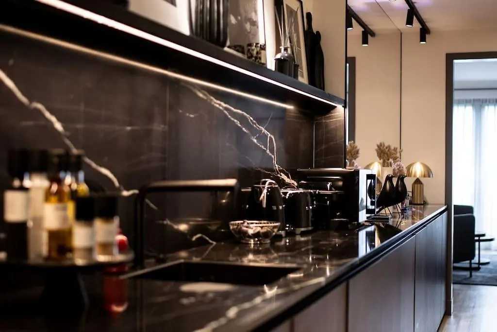 Appartement De Luxe Avenue Montaigne Parigi