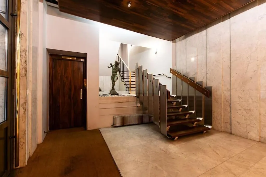 Appartement De Luxe Avenue Montaigne Paris 0*,  France